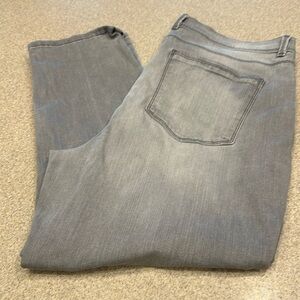 Lee easy fit gray straight jeans size 30 rise 11.5 inseam 29”